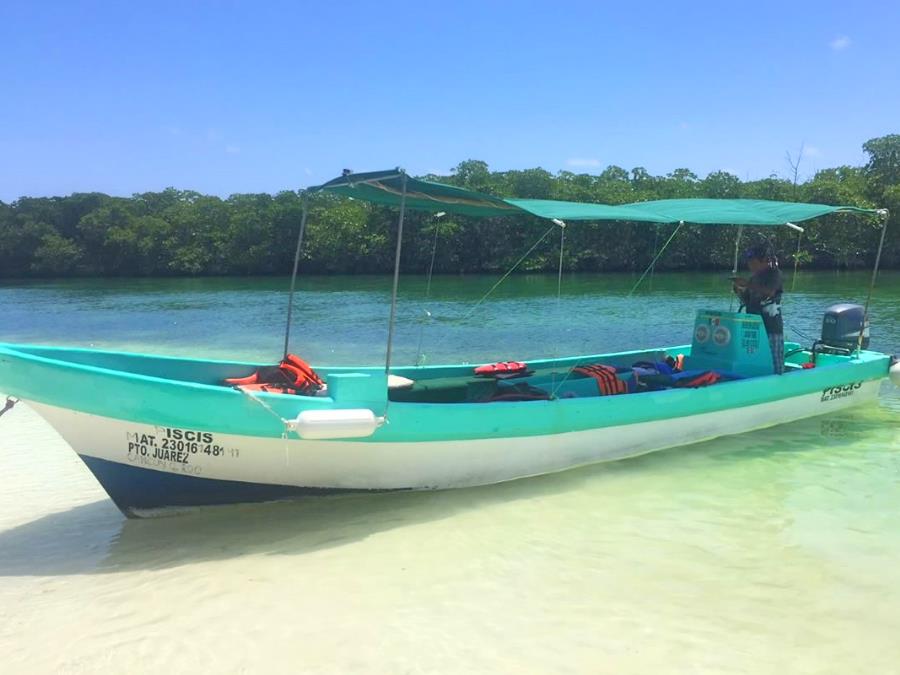 Paseo Económico en Lancha por Laguna Nichupte, Cancun Yates en Renta